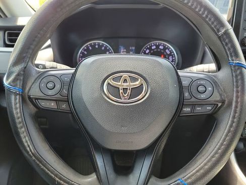Used 2021 Toyota RAV4 XLE FWD image 20