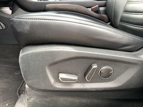 Used 2019 Ford Edge SEL w/ Equipment Group 201A FWD image 21