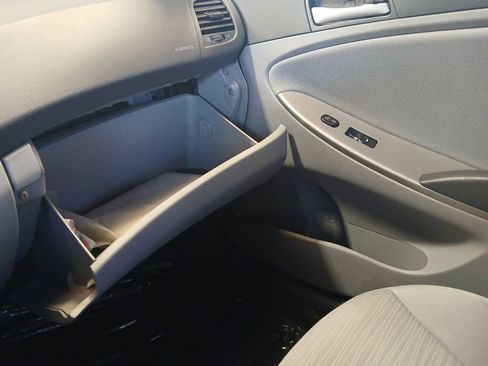 Used 2016 Hyundai Accent SE FWD image 21