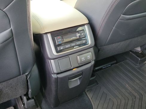 Certified 2021 Subaru Ascent Limited w/ Technology Package AWD/4WD image 15