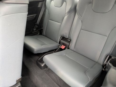 Used 2020 Volvo XC90 T6 Momentum image 16