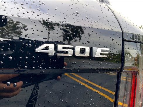 New 2026 Cadillac Optiq Luxury 1 image 16