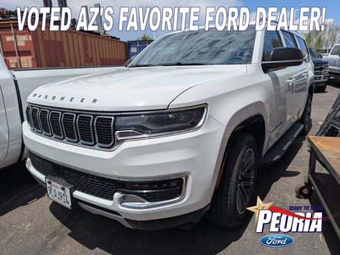 Used 2024 Jeep Wagoneer L Series II w/ Flexible Seating Group RWD image 1
