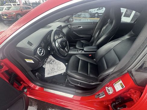 Used 2014 Mercedes-Benz CLA 250 image 9