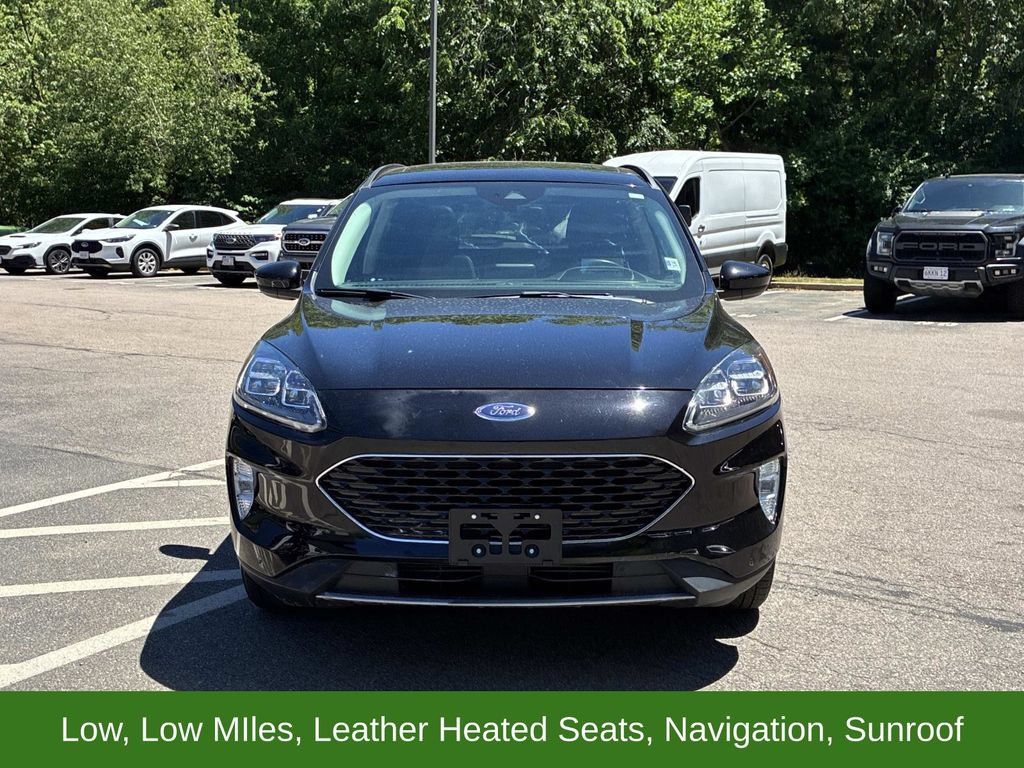 Certified 2022 Ford Escape Titanium w/ Titanium Elite Package AWD/4WD image 2