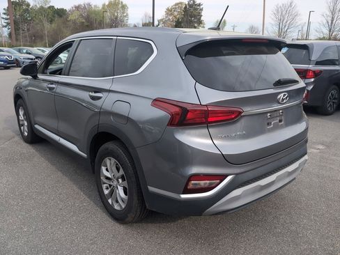 Used 2019 Hyundai Santa Fe SE image 4