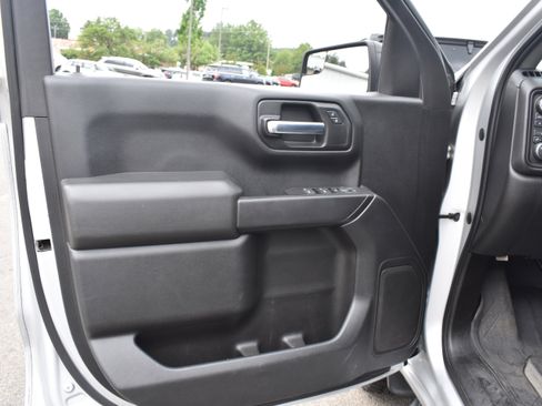 Used 2020 Chevrolet Silverado 1500 Custom Trail Boss w/ Custom Convenience Package AWD/4WD image 21