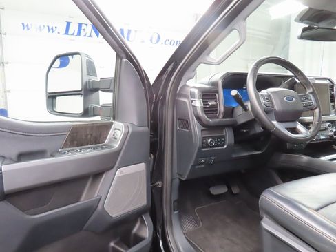 Used 2025 Ford F250 Lariat w/ Black Appearance Package image 47