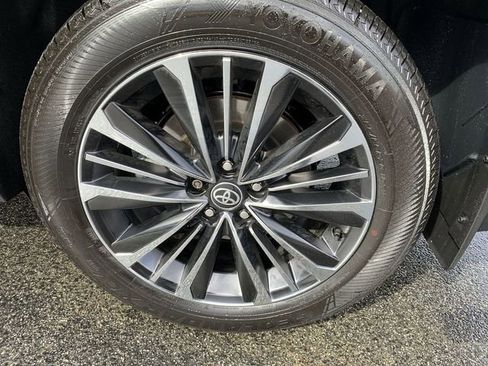 Certified 2026 Toyota Grand Highlander AWD Hybrid image 36