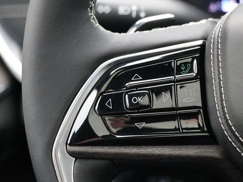 Used 2023 Jeep Grand Cherokee Overland AWD/4WD image 20
