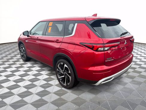 Used 2025 Mitsubishi Outlander SE AWD/4WD image 3