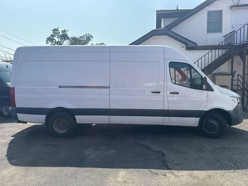 Used 2019 Mercedes-Benz Sprinter 170 image 8