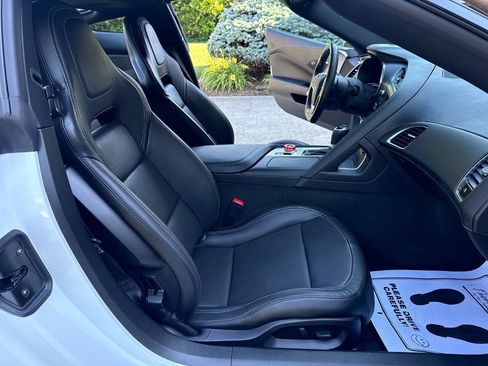 Used 2019 Chevrolet Corvette Stingray Coupe w/ 1LT RWD image 47