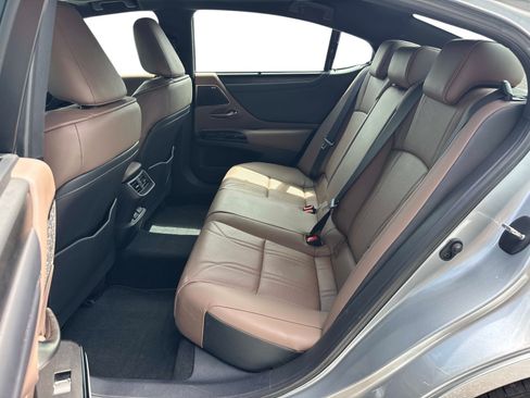 Used 2024 Lexus ES 350 Ultra Luxury w/ Accessory Package (Z2) FWD image 12