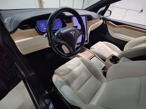 Used 2020 Tesla Model X Long Range image 24