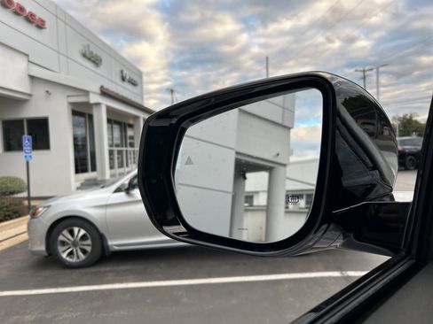 New 2025 Jeep Grand Cherokee Altitude image 19