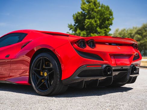 Used 2021 Ferrari F8 Tributo RWD image 20