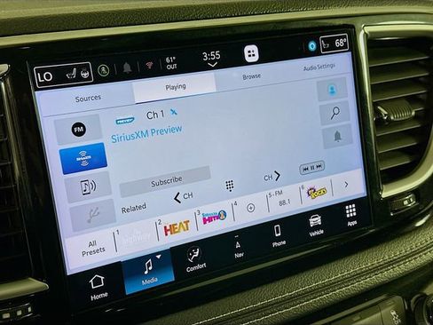 Used 2023 Chrysler Pacifica Limited FWD image 15