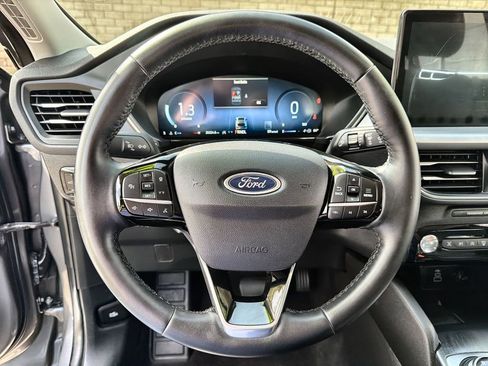 Used 2024 Ford Escape Platinum image 11