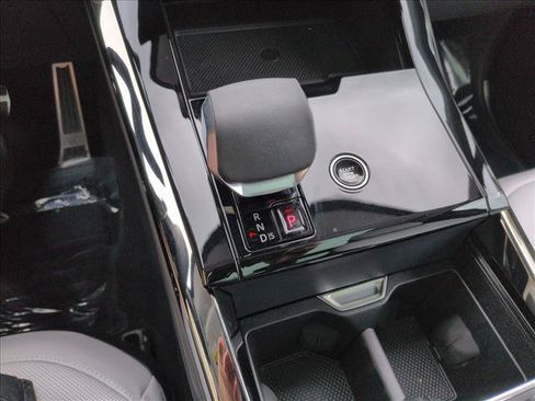 Used 2025 Land Rover Range Rover Sport Dynamic SE AWD/4WD image 12