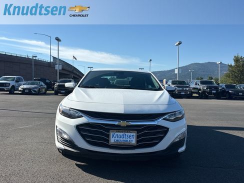 Used 2024 Chevrolet Malibu LT FWD image 2