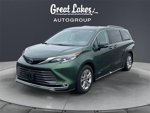Used 2021 Toyota Sienna Platinum image 1