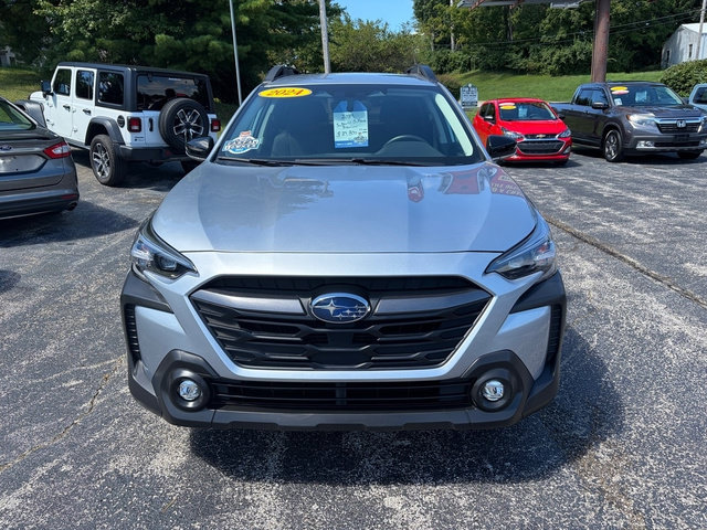 Used 2024 Subaru Outback Premium AWD/4WD image 3