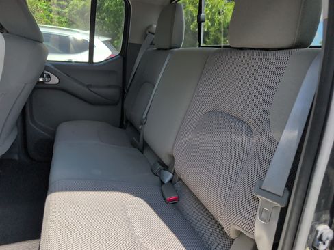 Used 2018 Nissan Frontier SV w/ Value Truck Package AWD/4WD image 8