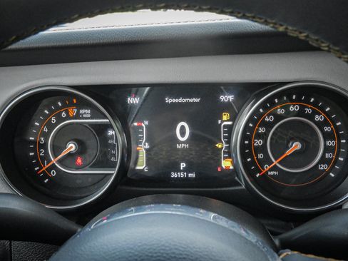 Used 2023 Jeep Gladiator Overland AWD/4WD image 21