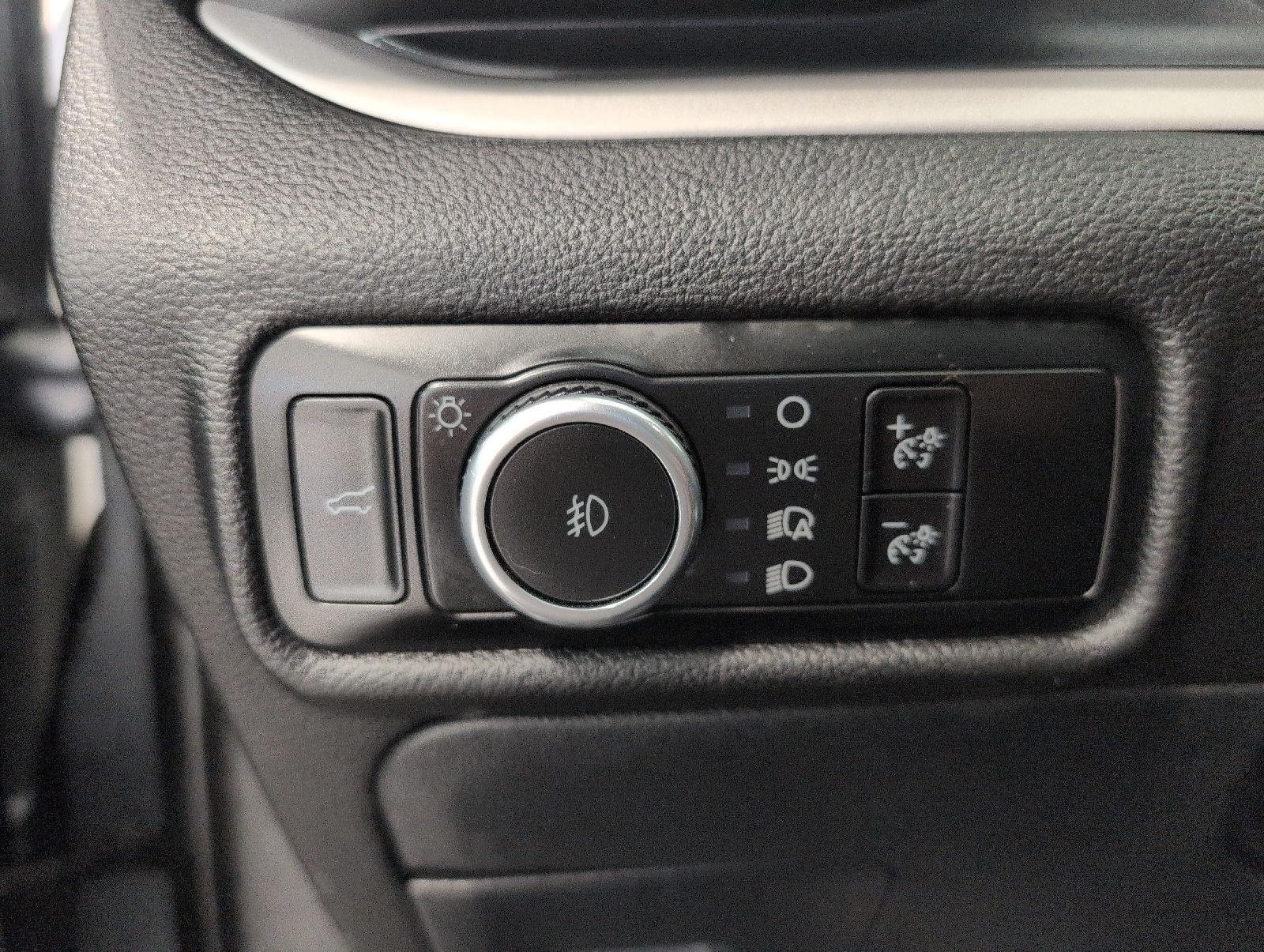 Used 2024 Ford Explorer XLT w/ Equipment Group 202A AWD/4WD image 39