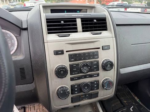 Used 2010 Ford Escape XLT FWD image 19