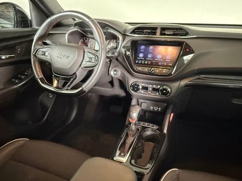 Used 2022 Chevrolet TrailBlazer RS w/ Sun and Liftgate Package FWD image 17