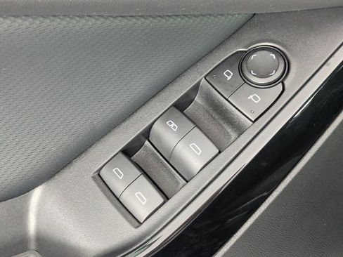 Used 2025 Chevrolet Equinox LT AWD/4WD image 11