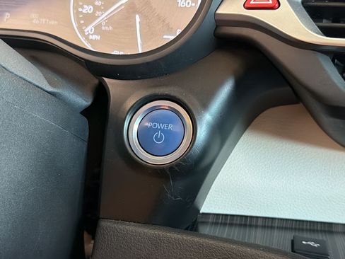 Used 2024 Toyota Sienna Platinum AWD/4WD image 16