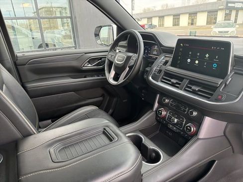 Used 2024 GMC Yukon SLT image 13