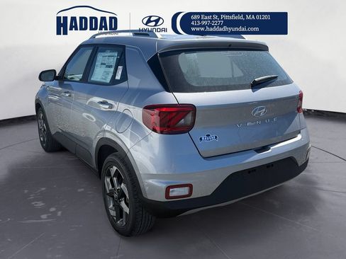 New 2026 Hyundai Venue SEL FWD image 3