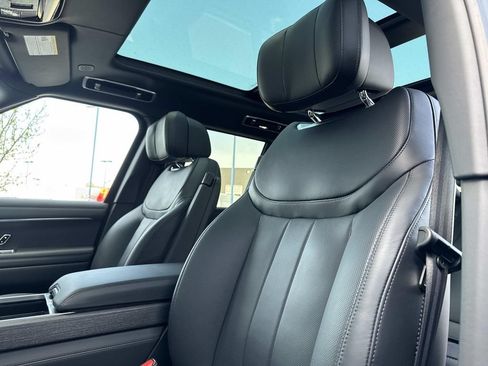 Certified 2025 Land Rover Range Rover Autobiography AWD/4WD image 22