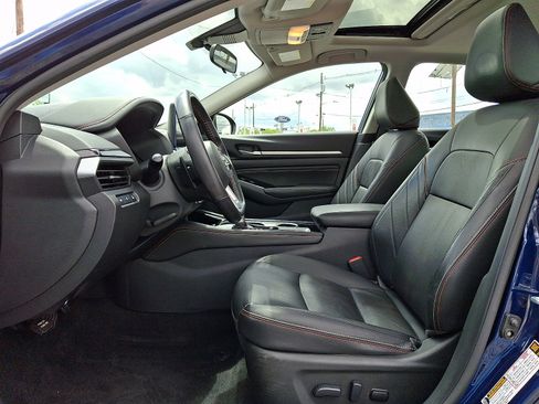 Certified 2023 Nissan Altima 2.5 SR w/ SR Premium Package FWD image 10