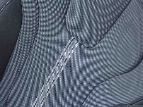 Certified 2025 Hyundai Elantra SE FWD image 34