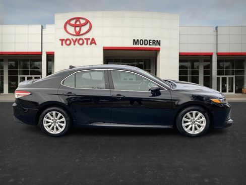 Certified 2020 Toyota Camry LE image 4