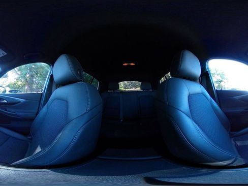 Used 2025 Buick Envista Preferred image 42