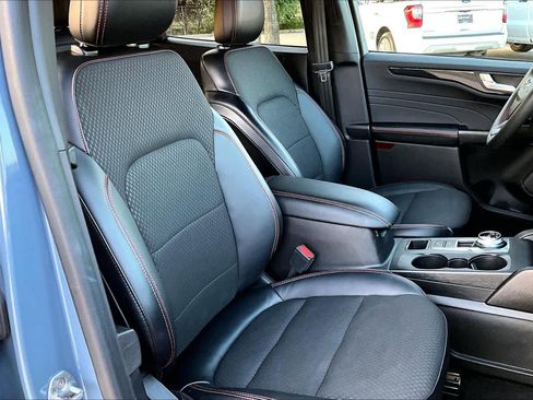 Certified 2023 Ford Escape ST-Line w/ Tech Pack #1 image 9