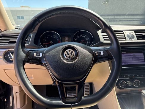 Used 2017 Volkswagen Passat 1.8T SEL Premium FWD image 20