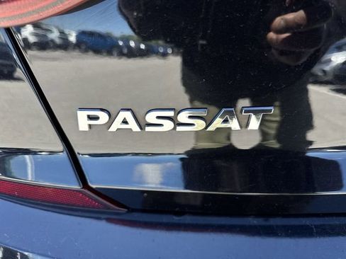 Used 2018 Volkswagen Passat 2.0T R-Line FWD image 29