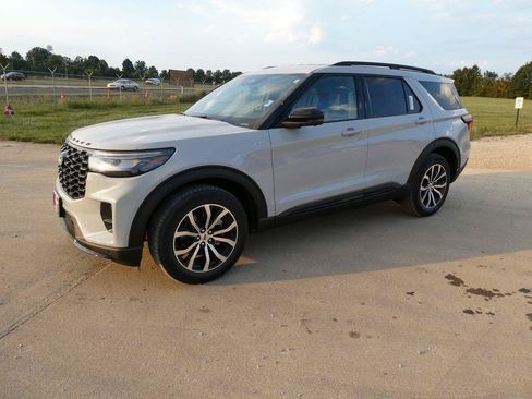 New 2027 Ford Explorer ST-Line AWD/4WD image 8