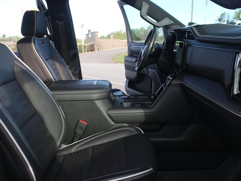 Used 2024 GMC Sierra 2500 AT4X AWD/4WD image 39