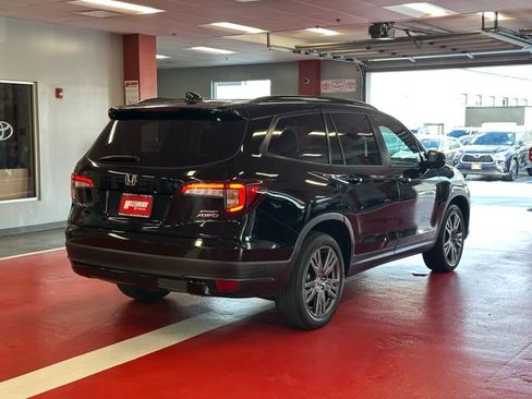 Used 2022 Honda Pilot Sport image 4