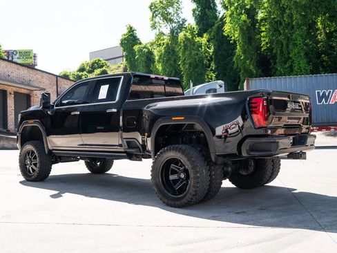 Used 2024 GMC Sierra 3500 Denali Ultimate AWD/4WD image 8