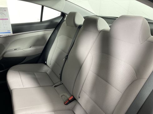 Used 2020 Hyundai Elantra SE FWD image 29