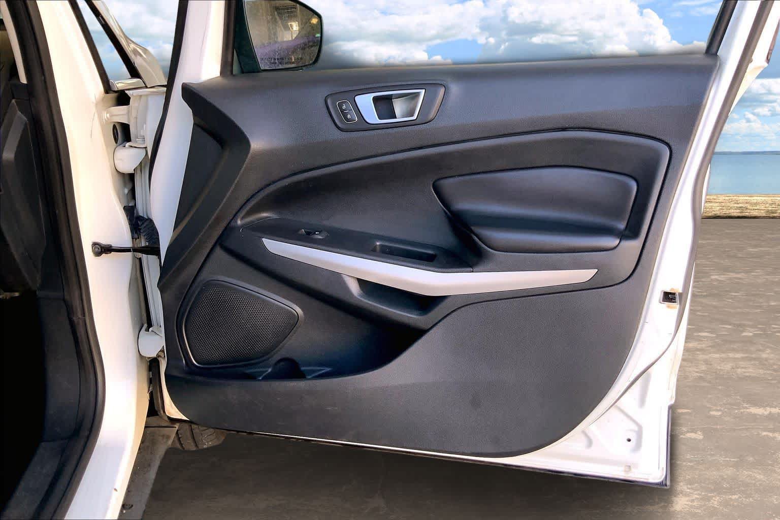 Used 2020 Ford EcoSport Titanium FWD image 28